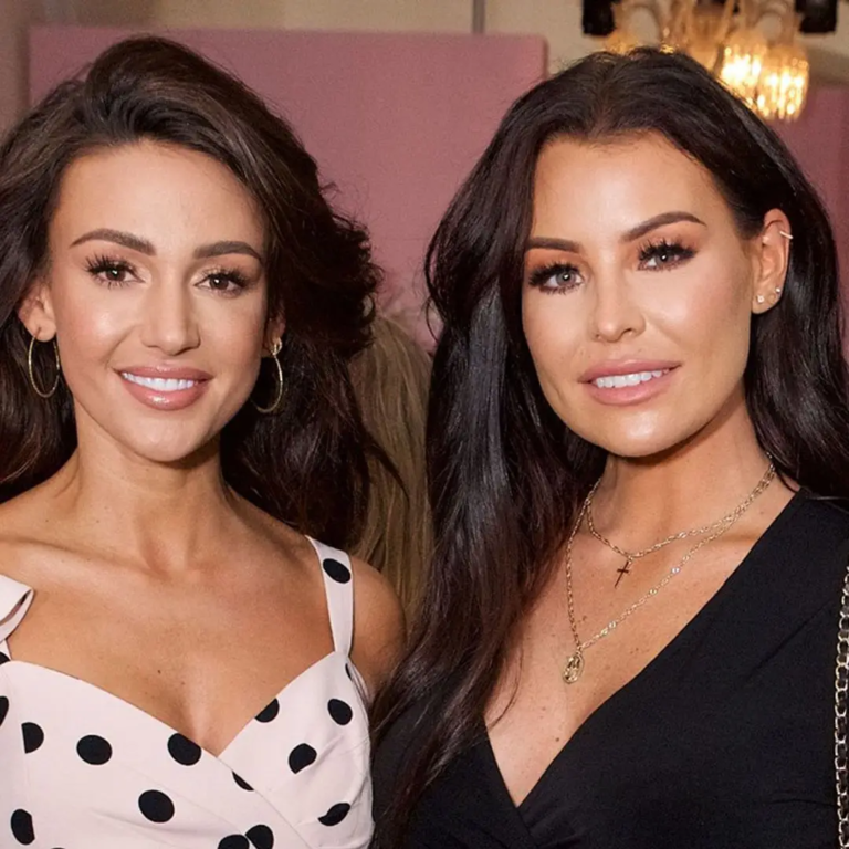 is michelle keegan got a sister?